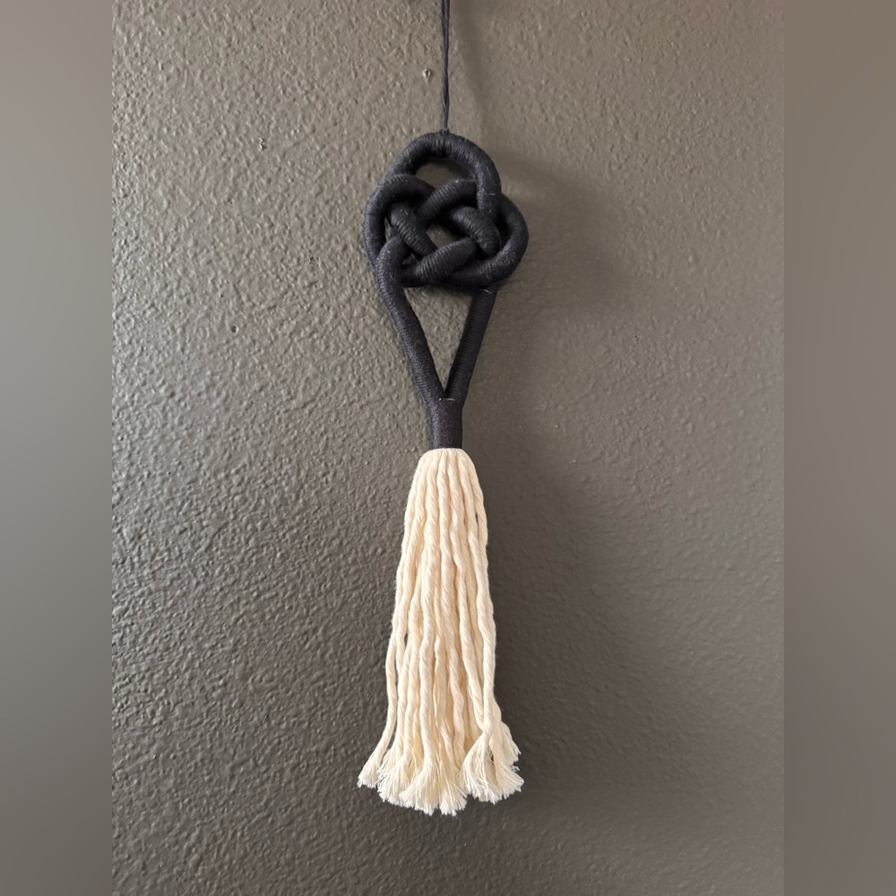 New Celtic Knot with fringe